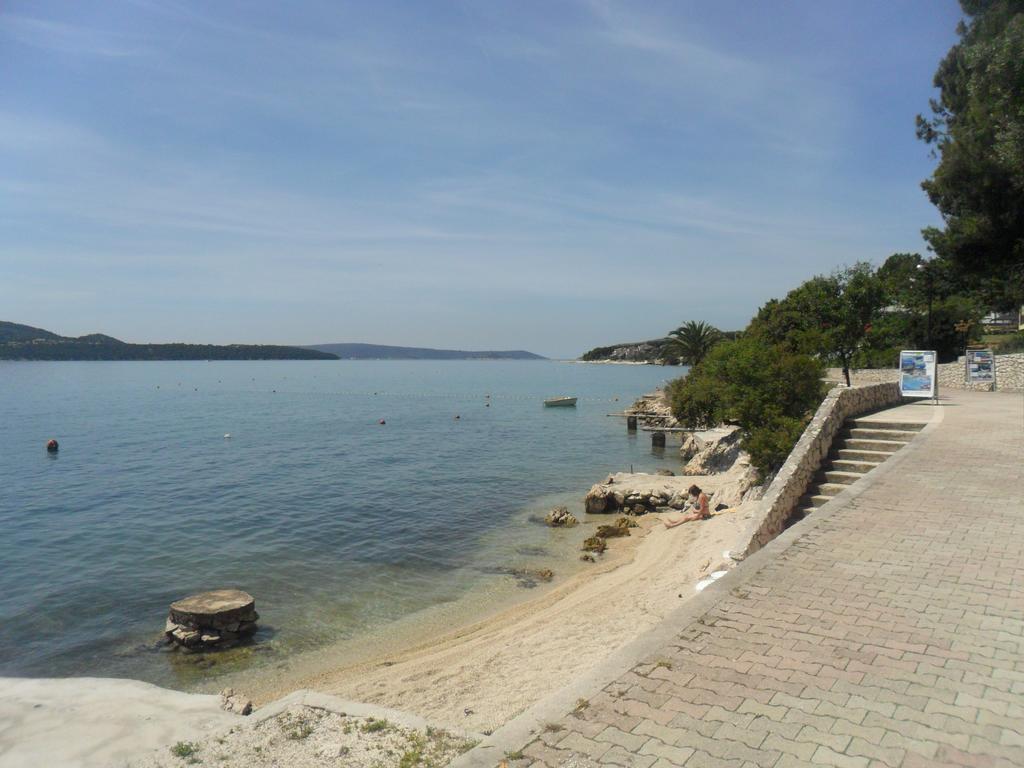 Apartments Valjan Trogir Exterior photo